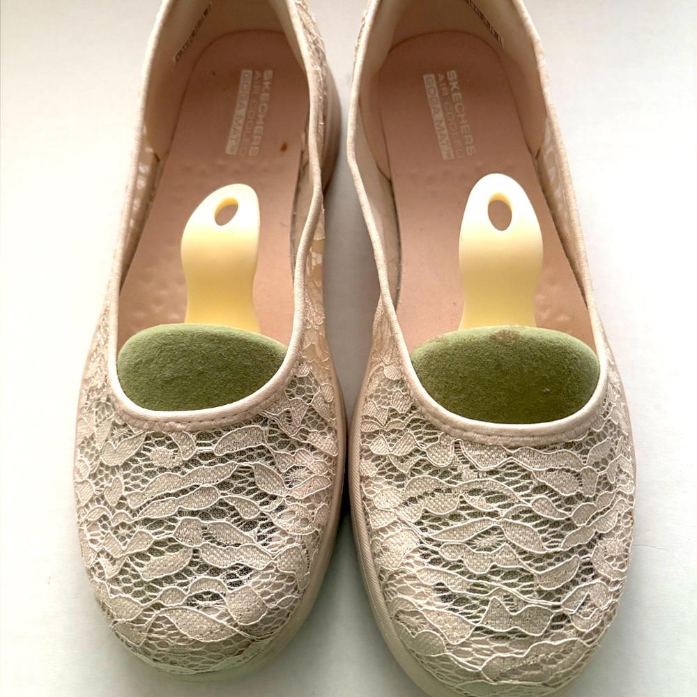 Skechers Cream Lace step in Flats with Vintage Charm